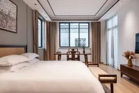 GuYinYuGe Inn - balcony