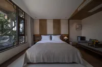 He garden hotel 젠촨 호텔