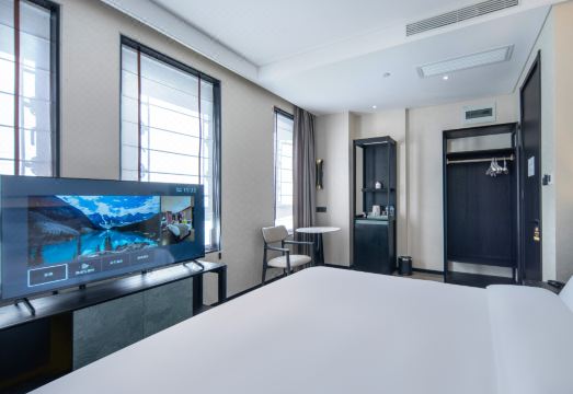 Fengqi Jiuting Hotel Zhonglou Street Store Hotel Overview
