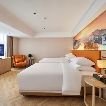 Vienna Hotel (Jinping Car South Station Branch)