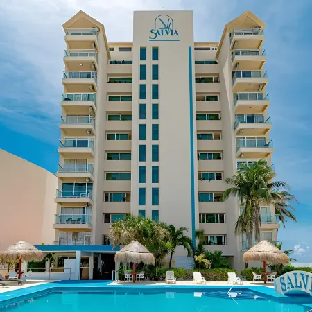 Paradise Beachfront & Nightlife Heart