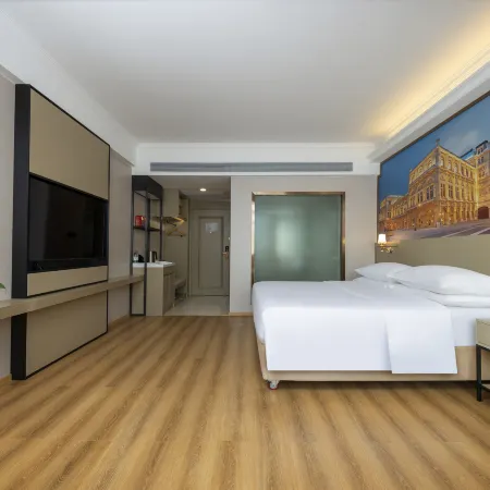Vienna Hotel (Emerald Lake Branch, Changsha Ningxiang High-speed Railway Weat Station)