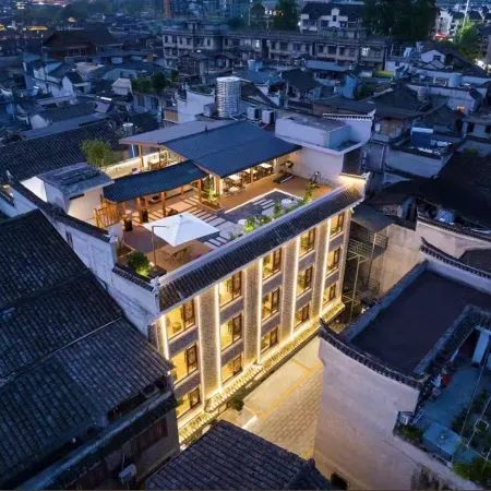 Ruilaikesi Hotel (Dali Station Erhai Park Branch)