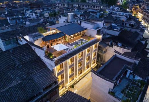 瑞莱客斯酒店（大理站洱海公园店）外景图