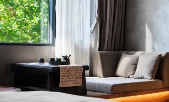 Tianmi Resting Homestay (Nanjing Zhongshan Scenic Area Alfalfa Garden Subway Station Branch)