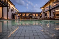 Golden Sunset CloudPeak Family Time Villa Resort, Xixiangyuan, Baisha Ancient Town - Rooftop Pools