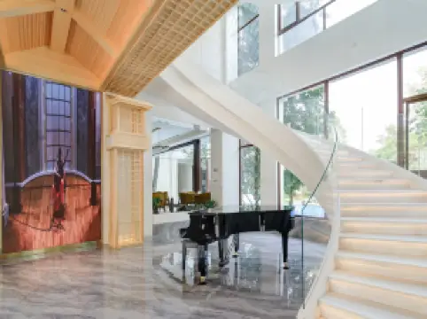 Flowing Strings  Guitar hotel