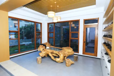 Shennongjia Langlang Mountain Parent Child Homestay