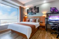 Qishi E-Sports Hotel (Deyang Confucian Temple Square)