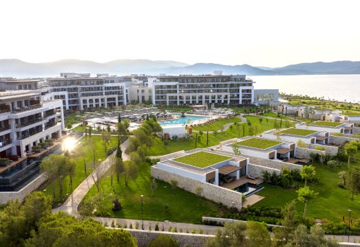 안다 바룻 컬렉션 - 울트라