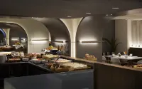 Teight Hotel - breakfast