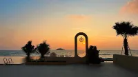 Cloud Coast Hotel