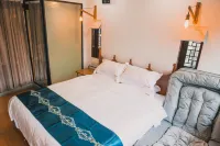 Zhouzhuang Yinlu Courtyard Riverside Garden Boutique Hotel