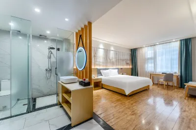 Elan Light Hotel (Dujiangyan Sunac Cultural Tourism City) Отели рядом с достопримечательностью «Панда Долина»