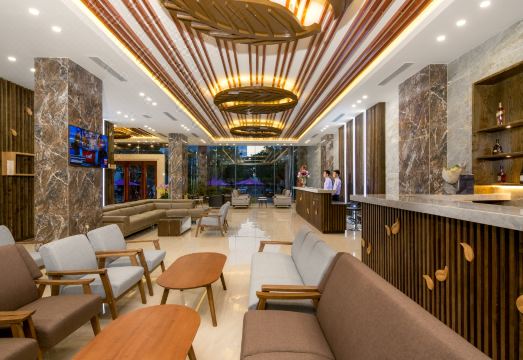 아리아 그랜드 호텔 & 스파