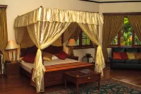 Governor's Mansion Hotels in Hatton