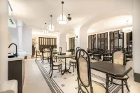 Casa Palm Hotel
