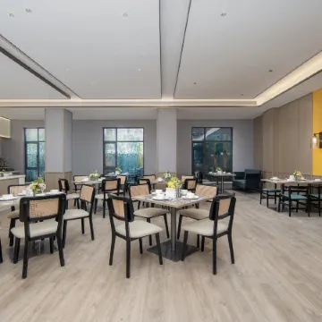 Country Inn & Suites by Radisson  Xiaogan East Station Long March Road Hotel