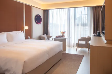 Crystal Orange Hotel Xingyi WanFengLin Airport