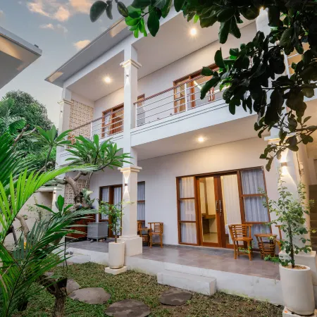 Kemuning Living Sanur Отели рядом с достопримечательностью «Пляж Синдху»
