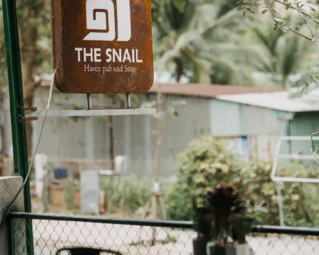 The snail haven pub and stay Hotels in Con Dao Island