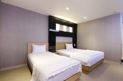 Standard Twin Room Khan Hotel Photo