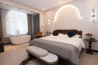 Yining Floating Life Homestay (Yining Airport & Railway Station Branch)