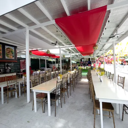 Red Apple Hotel and Resort San Juan Batangas Отели в г. Сан Хуан