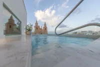 Doms Boutique Living - Rooftop Pools