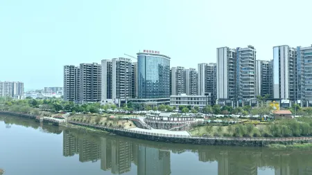 Yuting International Hotel (Liankang City Ningjiang Park Branch) Отели рядом с достопримечательностью «Guangdong Shenguangshan Forest Park»