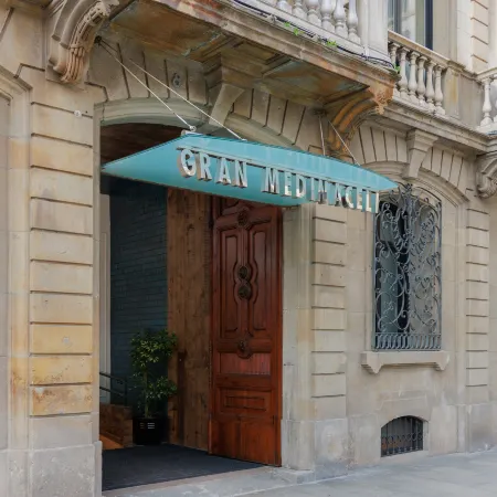 Hotel Medinaceli 4 sup Отели рядом с достопримечательностью «Торговый центр Maremagnum»
