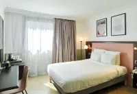 B&B Hotel Saint-Quentin-en-Yvelines Centre Gare 4 étoiles