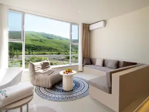 Nalati Sky Beyond Holiday Inn