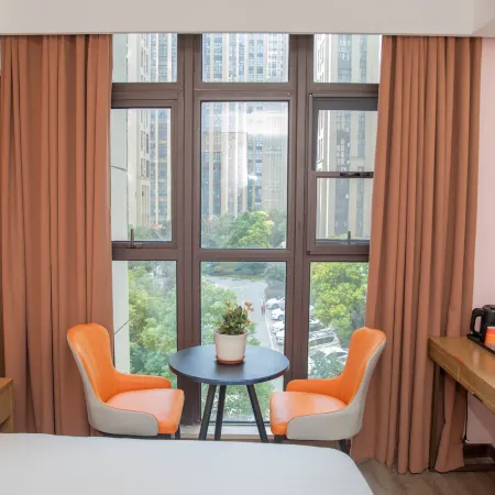 City Home Yun Hotel (East China Building Materials City Shop)