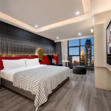 The Move River View Hotel (Chongqing Jiefangbei Hongyadong)