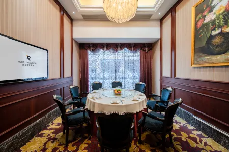 Lanting Langyu Hotel (Fusha Dongfu Highway Store, Zhongshan City) Отели рядом с достопримечательностью «Xiaolangang International Huogui Shipside»