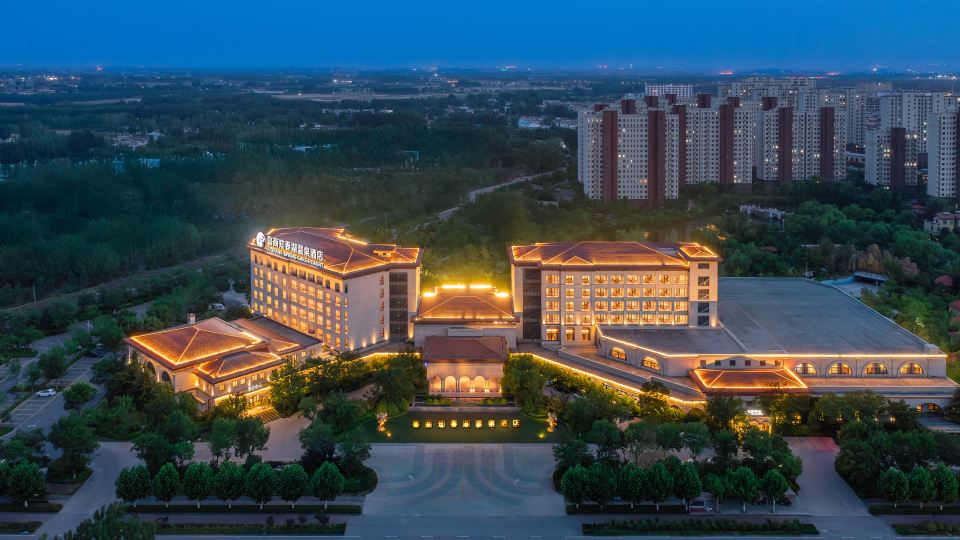 Lushang Spring Lake Resort