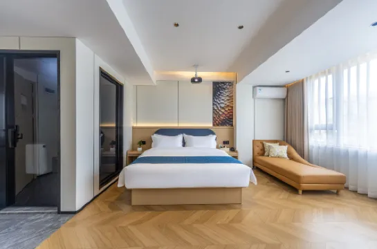 雲季假日酒店（平潭龍王頭沙灘店）