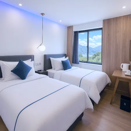 Summer Zhiweizhi Inn (Daocheng Yading Visitor Center) Отели рядом с достопримечательностью «Xiannairi»