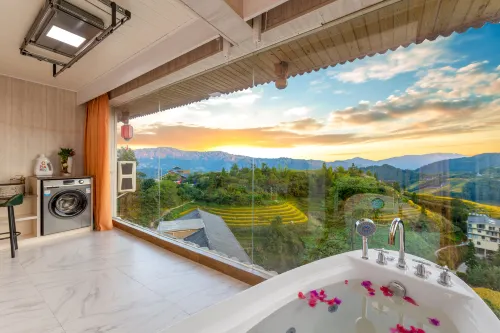 Chenyunxuan·Cloud Pool Panoramic Hotel (Jinfo Ding No.3 Observation Deck Branch)