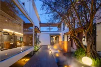 香格里拉熹薇木野 • リゾートガーデン民宿（獨克宗古城）