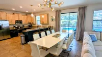 Spacious 6Bd/6Ba w/ Pool 10 mi from Disney!