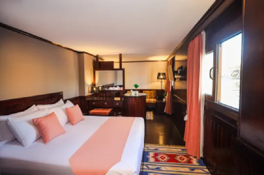 YOU Nile View Hotel Hotels near Dokki Square