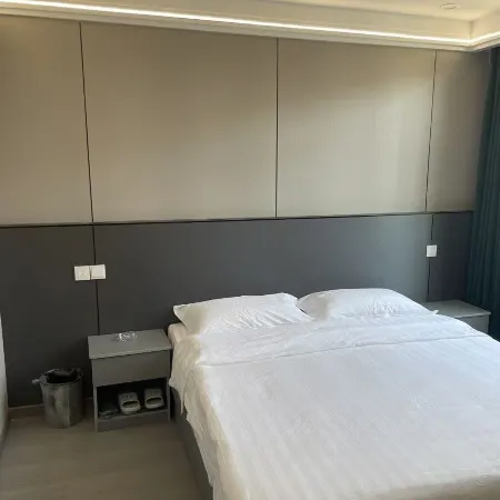 Hongtai Homestay (Lujiang Neihuan North Road)
