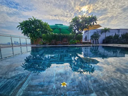 Mtr Apartment & Hotel