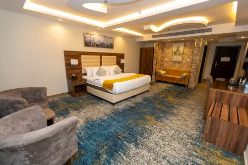 Moments Serviced apartments - Rooftop Pools
