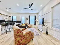 Centrally located cozy getaway near downtown