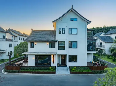 Banshan Yunzhu • Designer Courtyard Boutique Stay (Wudang Scenic Spot Ticket Office) Hotels near Wudang Mountain Scenic Area - Entrance to the Mountain