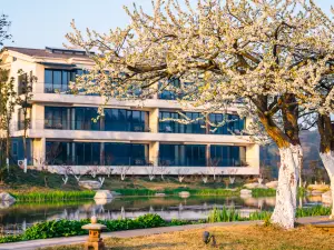 Chengdu Shiyue Forest Hotel