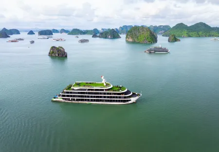 Venus Halong Cruises Отели в г. Халонг